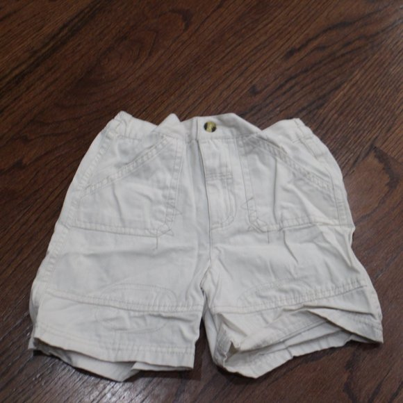 LIKE NEW! OFF WHITE SHORTS SZ 4 KIDS - Picture 1 of 6
